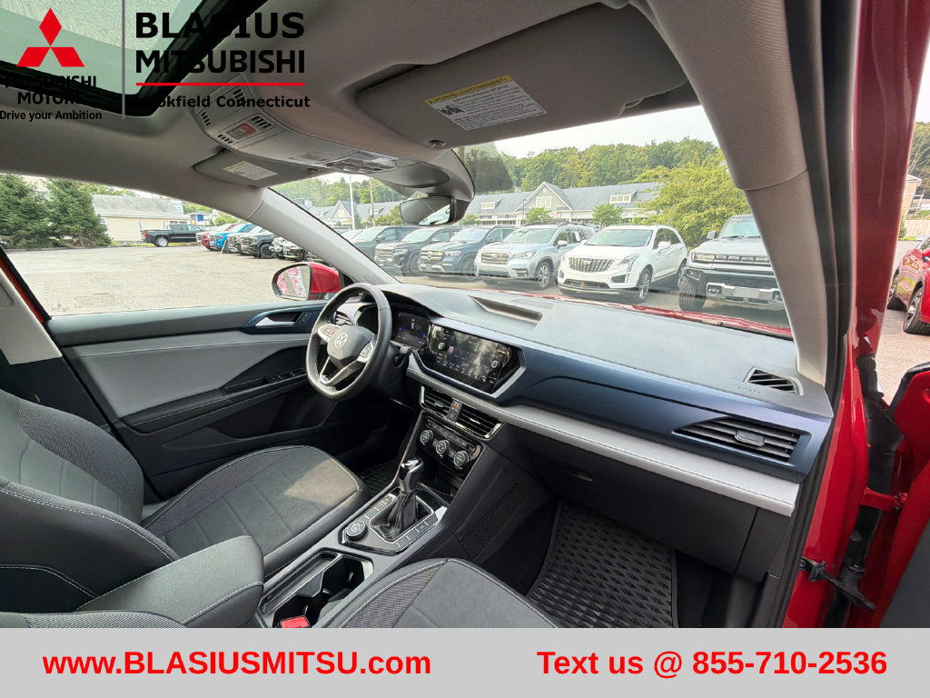 Used 2024 Volkswagen Taos SE w/ Panoramic Sunroof Package AWD/4WD image 46