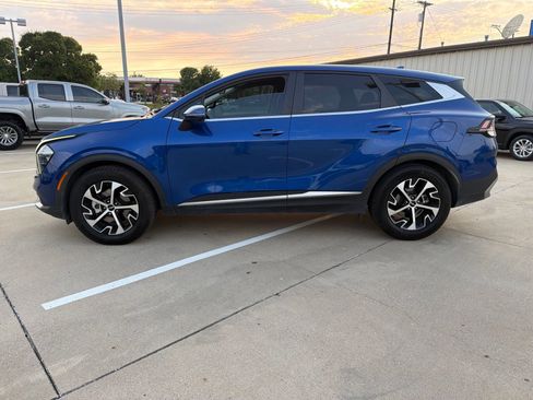 Used 2023 Kia Sportage EX FWD image 5