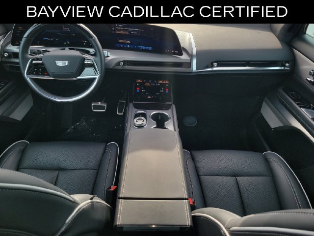 Certified 2026 Cadillac Vistiq Platinum w/ LPO, Floor Liner Package AWD/4WD image 16
