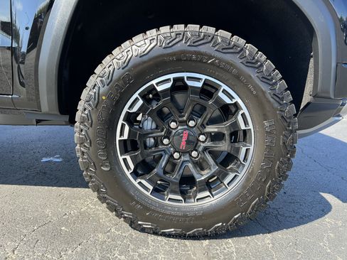 New 2026 GMC Canyon AT4 w/ Technology Plus Package AWD/4WD image 10