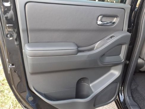 New 2026 Nissan Frontier SV w/ SV Convenience Package AWD/4WD image 9