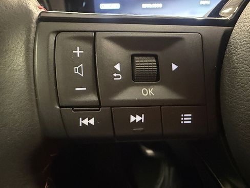 Used 2026 Nissan Kicks SR FWD image 18
