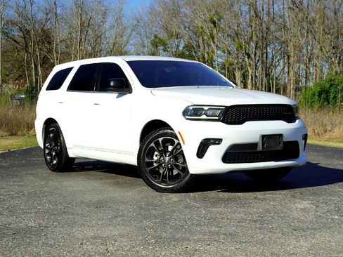 Used 2022 Dodge Durango SXT w/ Blacktop Package image 2