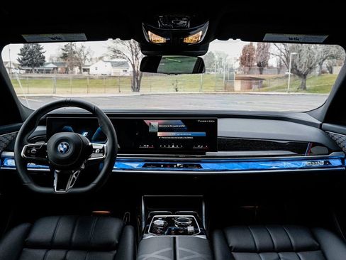 Used 2026 BMW i7 xDrive60 w/ Executive Package image 10