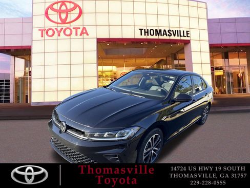 Used 2025 Volkswagen Jetta Sport image 1