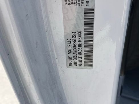 Used 2025 RAM ProMaster 2500 w/ Convenience Group FWD image 31
