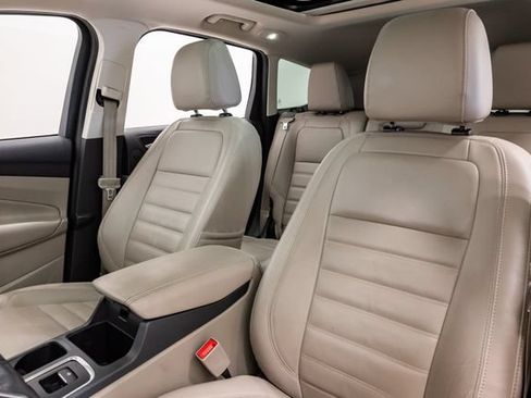 Used 2017 Ford Escape Titanium FWD image 11