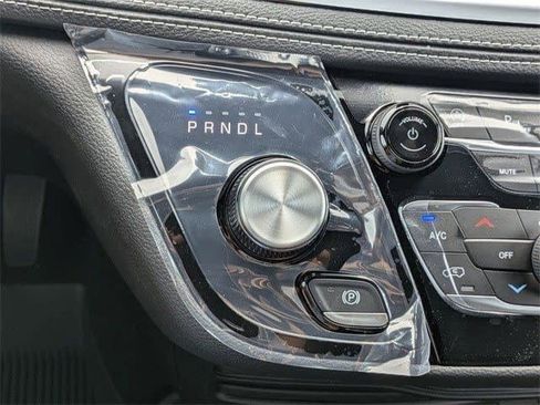 New 2026 Chrysler Pacifica Select image 15