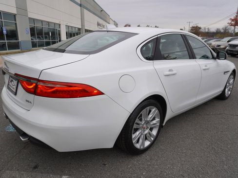 Used 2016 Jaguar XF Premium image 7