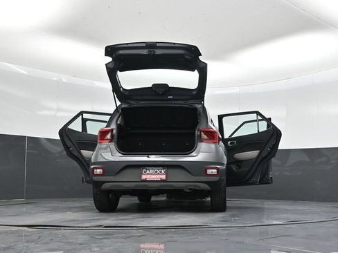 Used 2024 Hyundai Venue SEL FWD image 49
