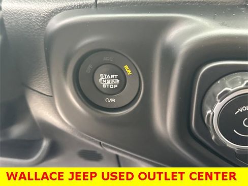 Used 2023 Jeep Gladiator Overland image 31