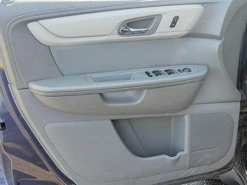 Used 2013 Chevrolet Traverse LT FWD image 21