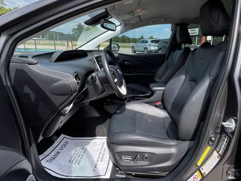 Used 2017 Toyota Prius Four FWD image 17