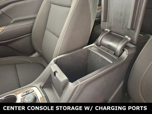 Used 2023 GMC Acadia SLE w/ Driver Convenience Package image 24