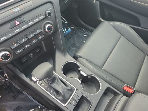 Used 2022 Kia Sportage Nightfall Edition FWD image 21