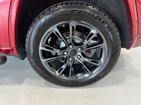 Used 2014 Jeep Grand Cherokee Overland AWD/4WD image 37