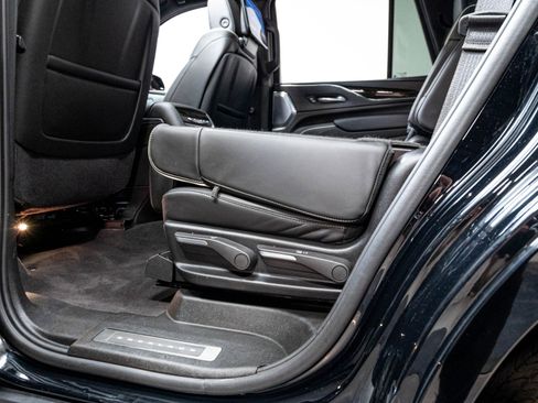 Used 2024 Cadillac Escalade Sport Platinum AWD/4WD image 40