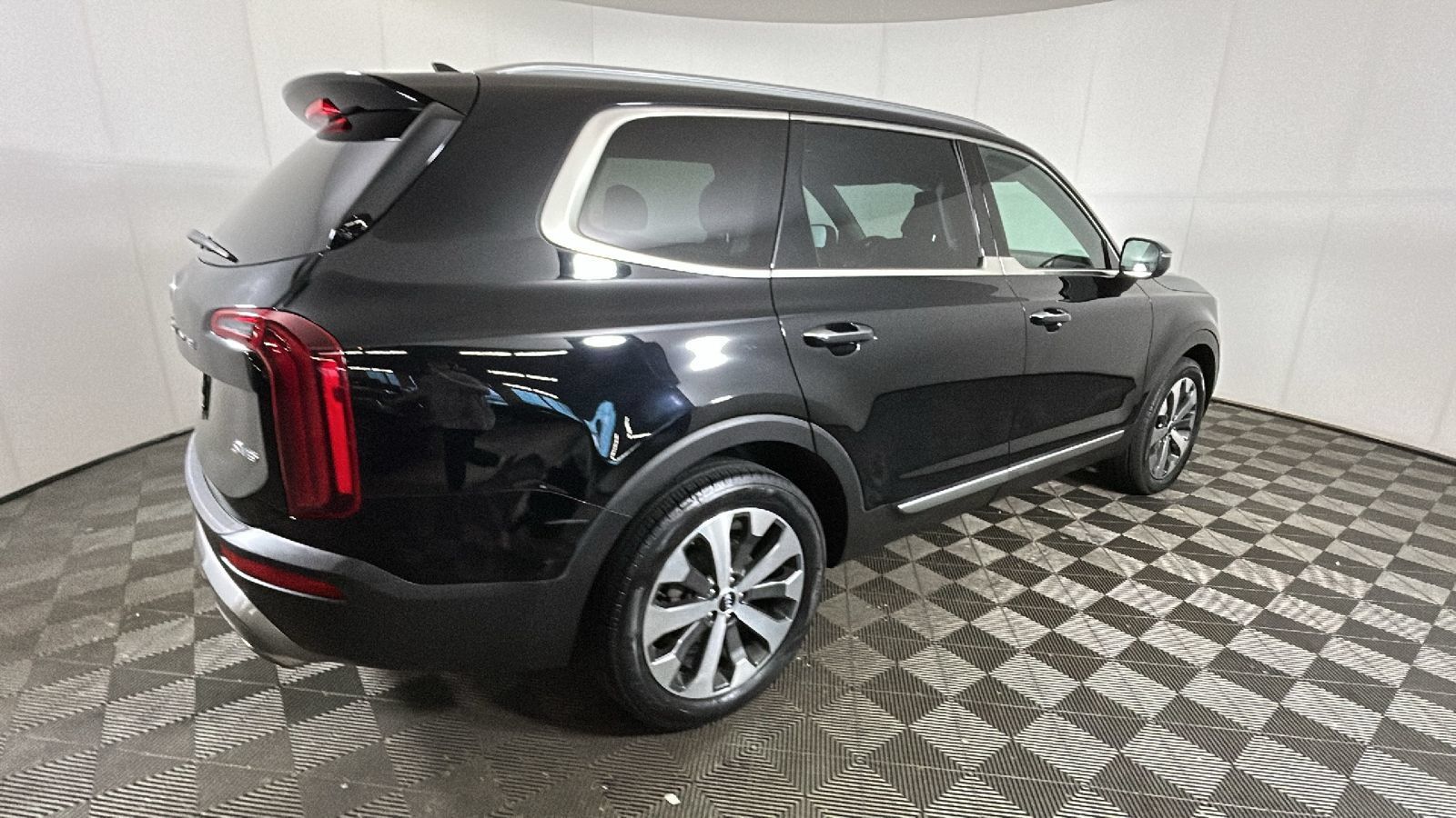 Used 2021 Kia Telluride S AWD/4WD image 3