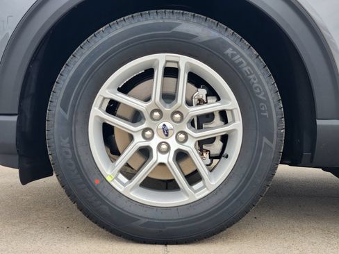 New 2026 Ford Explorer Active RWD image 11