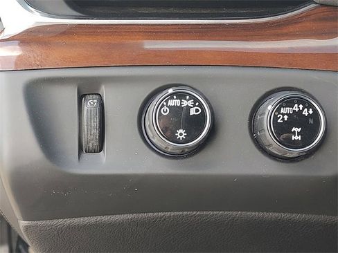 Used 2018 Cadillac Escalade ESV Luxury image 26