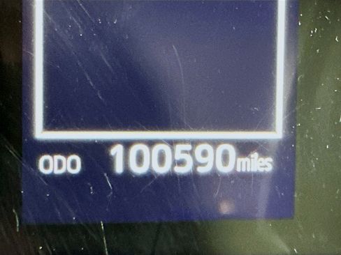 Used 2018 Toyota Camry SE image 19