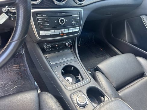 Used 2018 Mercedes-Benz GLA 250 4MATIC w/ Premium Package image 30