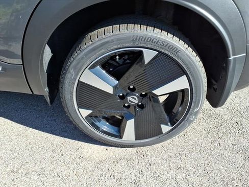 New 2026 Nissan Kicks SR w/ SR Premium Package FWD image 4