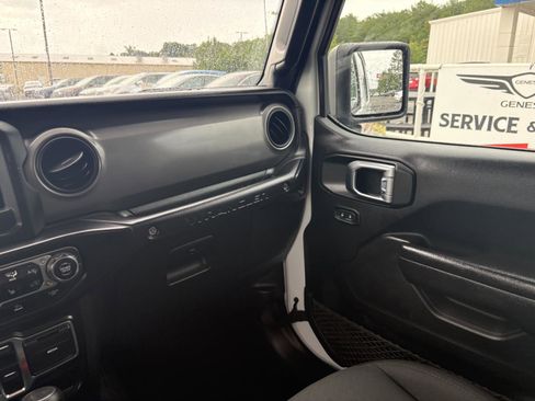 Used 2022 Jeep Wrangler Unlimited Sport AWD/4WD image 24
