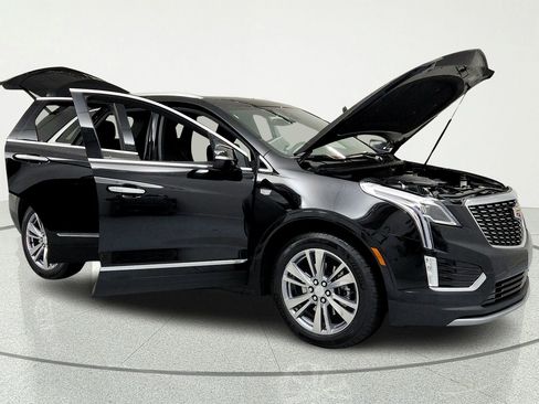 Certified 2025 Cadillac XT5 Premium Luxury w/ LPO, Floor Liner Package AWD/4WD image 14