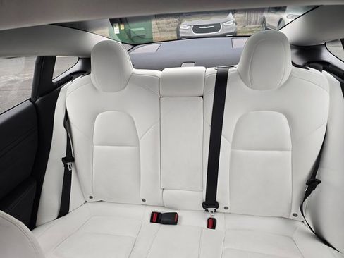 Used 2021 Tesla Model 3 Standard Range Plus image 36