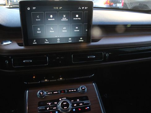 Used 2020 Lincoln Aviator Reserve w/ Equipment Group 201A image 30