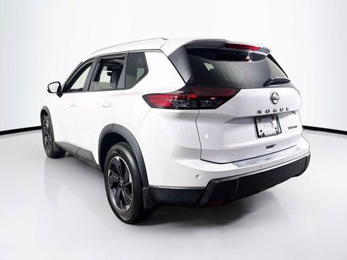 Used 2024 Nissan Rogue SV w/ SV Premium Package image 7