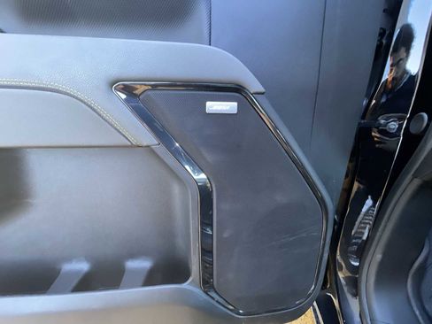 Used 2025 Chevrolet Silverado 2500 ZR2 w/ Technology Package image 24