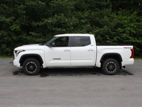 Used 2024 Toyota Tundra SR5 w/ TRD Off-Road Package AWD/4WD image 5