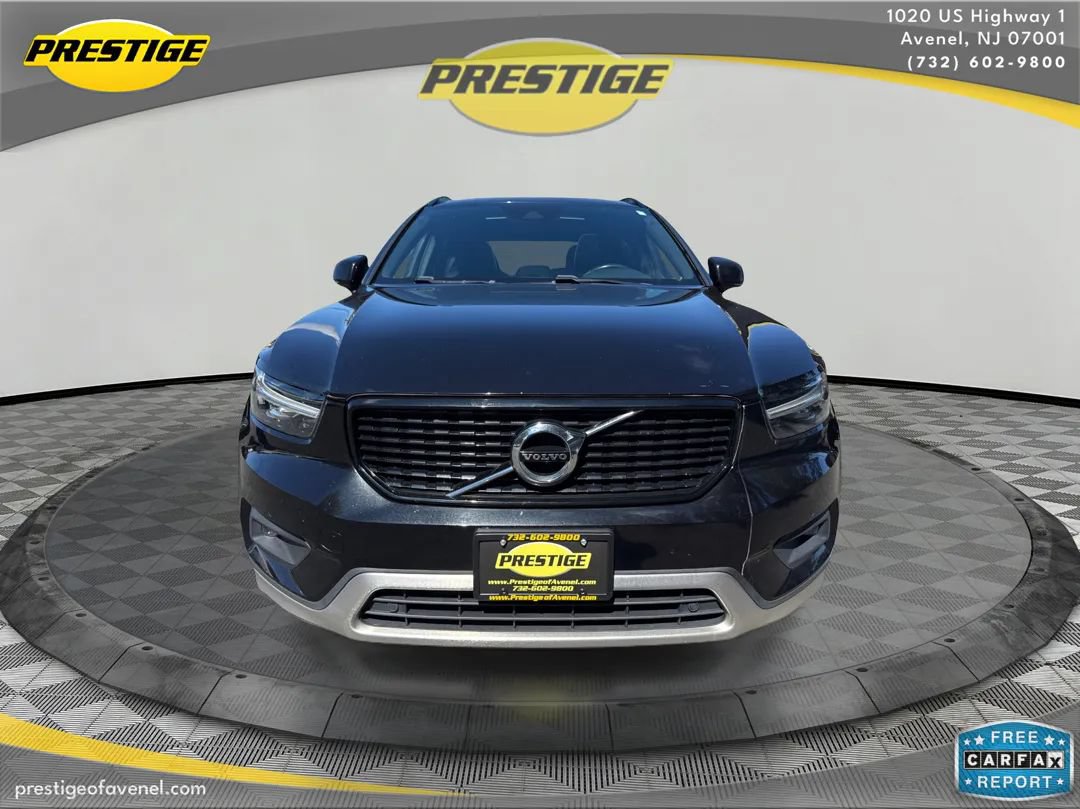 Used 2021 Volvo XC40 T5 R-Design AWD/4WD image 2