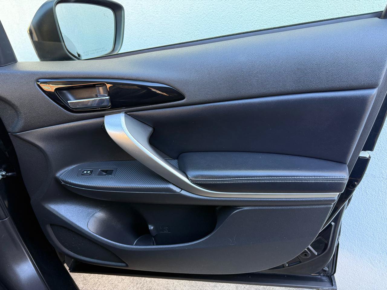 Used 2022 Mitsubishi Eclipse Cross SE FWD image 43