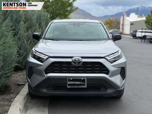 Used 2025 Toyota RAV4 LE AWD/4WD image 2