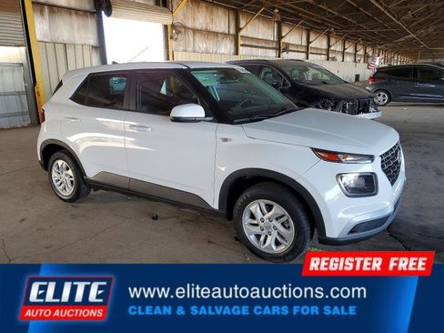 Used 2021 Hyundai Venue SE image 8