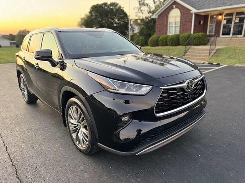 Used 2021 Toyota Highlander Platinum image 13