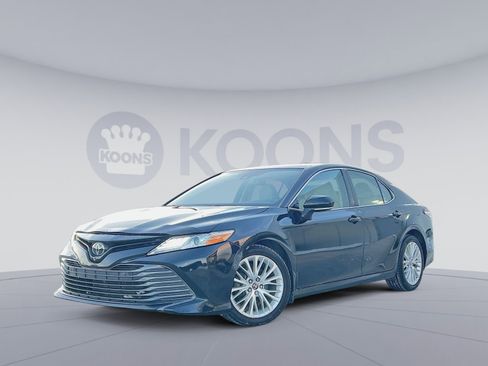 Used 2020 Toyota Camry XLE image 1
