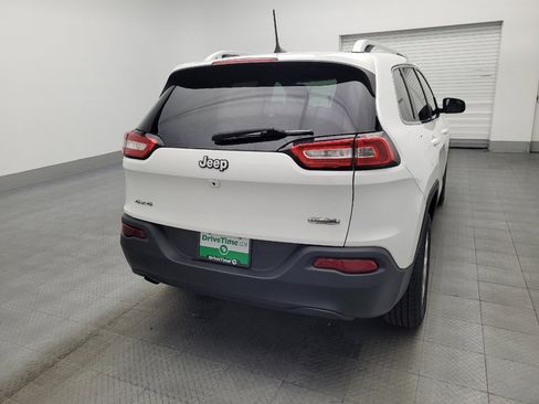 Used 2018 Jeep Cherokee Latitude Plus image 7