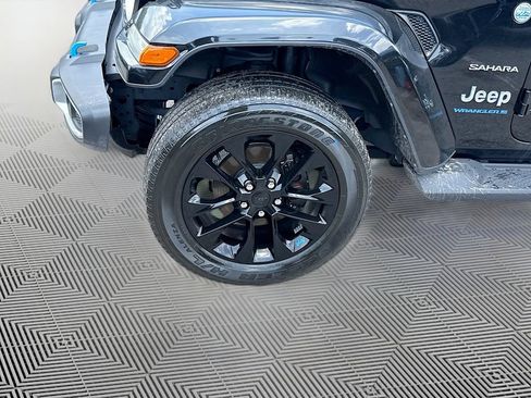 Used 2023 Jeep Wrangler Unlimited Sahara w/ Cold Weather Group AWD/4WD image 35