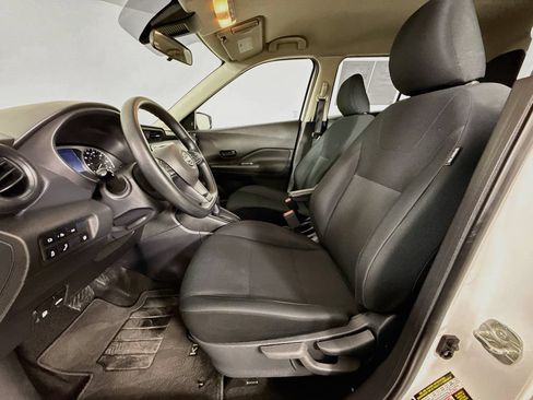 Used 2023 Nissan Kicks S FWD image 22