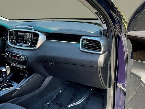 Used 2020 Kia Sorento S FWD image 24