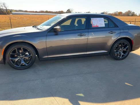 Used 2022 Chrysler 300 S w/ Safetytec Plus Group image 4