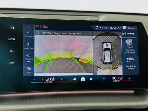 Used 2025 BMW X1 M35i w/ Premium Package image 14