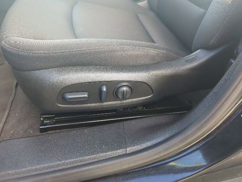 Used 2023 Chevrolet Malibu LT image 25