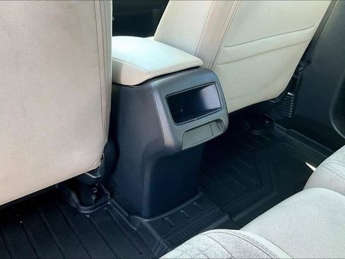 Used 2025 Honda HR-V LX image 32