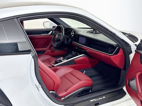Used 2021 Porsche 911 Turbo S image 30