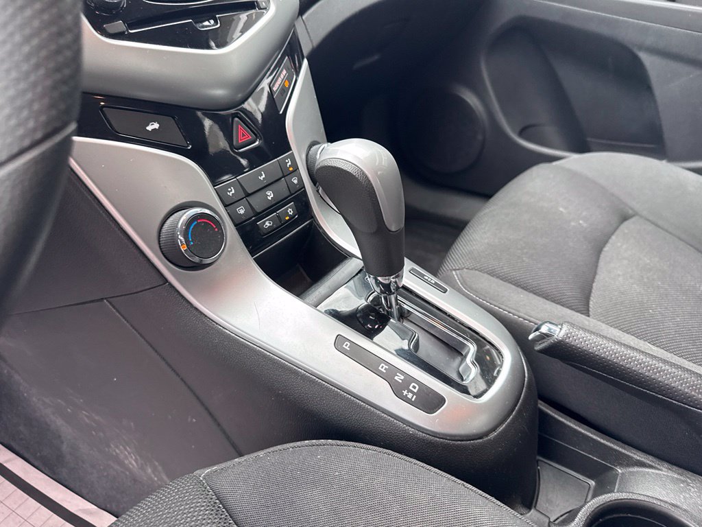 Used 2016 Chevrolet Cruze LT FWD image 27